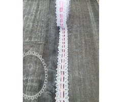 Βαμβακερή δαντελα λευκή με κορδέλα ροζ  σατέν εσωτερικά 20mm